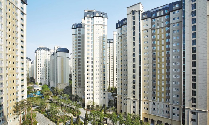총 1810세대의 대단지인 김포 풍무 꿈에그린 유로메트로. 현재 회사 보유분을 일반인들을 대상으로 특별 분양 중이다.