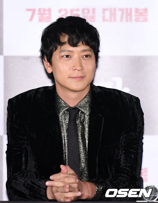[사진]강동원,여심 무장해제 시키는 외모 - 조선일보 > 연예 > 연예 포토 [사진]강동원,여심 무장해제 시키는 외모