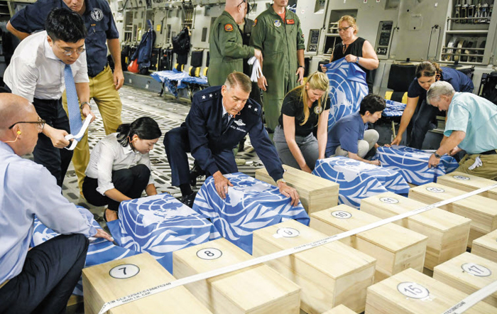   - The United Nations Command (UNC) and the Department of Defense's Detainee and Detainee Confirmation Office (DPAA) wrapped an American box of firearms at the UN Monday, The Northeast returned to the United States 55 of his remains, estimated to American troops killed during the Korean War. 
