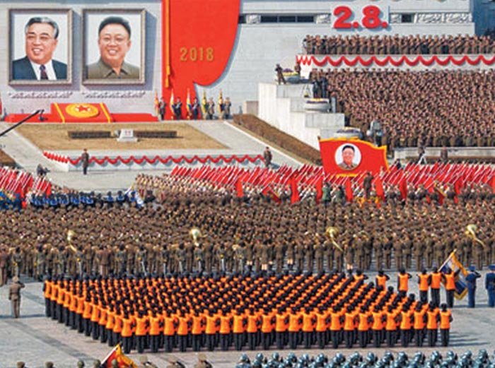 북한이 지난 2월 평양 김일성광장에서 개최한 건군 70주년 기념 열병식 모습.
