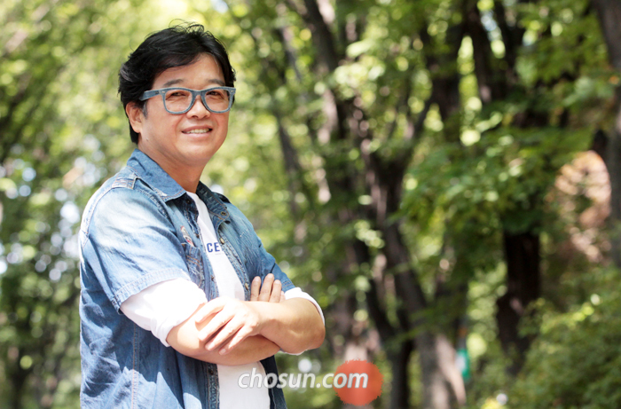 강원도 평창군 대관령 ‘숲속 음악제’를 기획한 가수 이상우. 그는 “도시의 삶에 지친 사람들이 자연에 와서 나무 냄새도 맡고 새 소리도 듣는 여유를 가졌으면 좋겠다”고 했다.