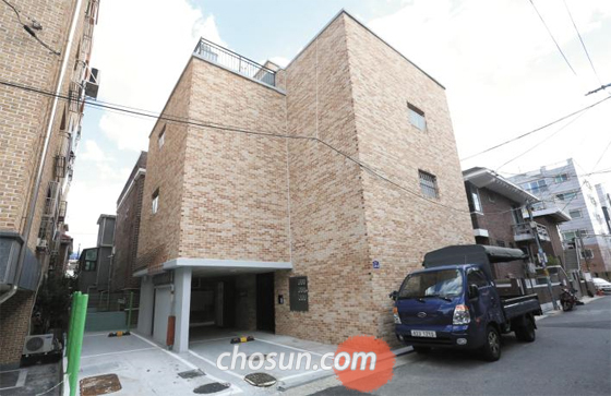 한국토지주택공사(LH)의 공공 리모델링 임대주택인 서울 양천구 신월동의 원룸형 다가구주택. 8가구 모두 세입자가 없어 건물 전체가 비어 있다. 지난 7월 기준으로 전국에 6개월 이상 공실 상태로 방치된 LH의 공공 임대주택은 1만1592가구에 달한다.