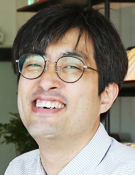 유희경 시인·시집서점 주인