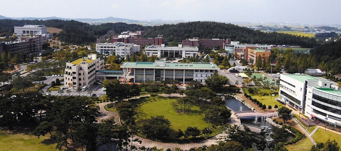 군산대 LINC+사업단이 ‘군산지역 산학연관 협의체’를 구성해 지역 경쟁력을 향상시키는 데 힘쓰고 있다.