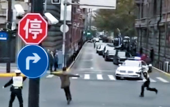 시진핑 차량 행렬 막아선 사나이