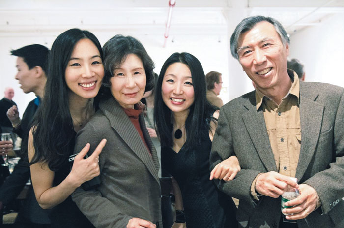 왼쪽부터 이소은, 어머니 최희향, 이소연, 아버지 이규천씨.