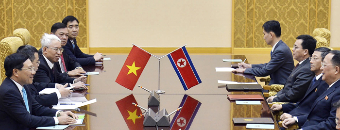 베트남 외교장관 방북… 김정은 의전 논의 