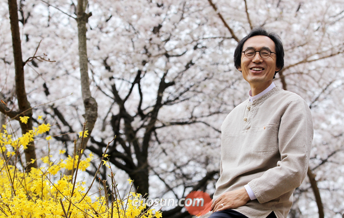 이주연 목사는 “노숙인 형제들을 만나면서 예수님의 부활과 사랑의 의미를 새삼 깨닫게 됐다”며 “형제들은 저를 일깨워주기 위해 주님이 보낸 천사이자 주님 사랑의 빚을 갚도록 이끄는 길손”이라고 말했다.