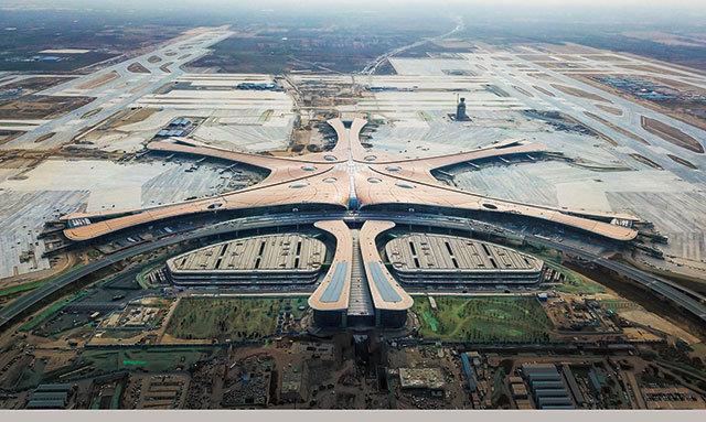 오는 9월 개항을 앞두고 마무리 작업 중인 베이징 다싱신공항./바이두
