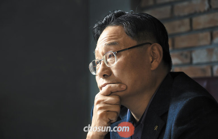 공관병 갑질 의혹 때 그는 ‘똥별’이라는 모욕을 당했다. 무죄 판결을 받은 박찬주 전 육군 대장은 “내가 경험한 건 적폐 청산이 아니라 주류 청산”이라며 “군을 우습게 보고 조롱하는 건 위험 신호”라고 했다.