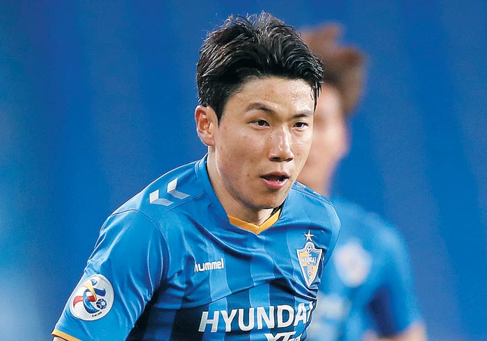 지난 7일 울산 현대 김인성이 아시아축구연맹(AFC) 챔피언스리그 호주 시드니FC 경기에서 달려가는 모습.