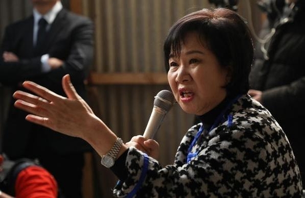 손혜원 의원이 지난 1월 23일 목포 근대역사문화공간 내 한 건물에서 기자회견을 열어 부동산 투기 의혹 등에 대해 해명하고 있다. /연합뉴스