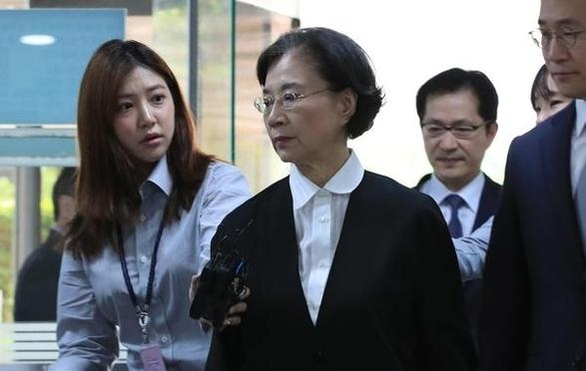 지난 6월 이명희 전 일우재단 이사장이 서울 서초구 서울중앙지법에서 열린 공판에 출석하고 있다. /연합뉴스
