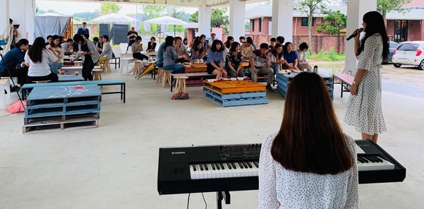 지난달 26일 전북 완주군 문화복합문화지구 ‘누에(nu-e)’에서 열린 재즈 공연./ 완주군