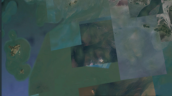 ‘구글 어스’로 캡처한 함박도 인근 해상. 인공위성이 시차를 두고 촬영해 구역별 색깔이 다르게 나타난 것으로 보인다. 함박도에서 서쪽으로 떨어져 있는 섬이 연평도다.