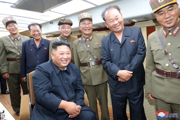  조선중앙통신은 11일 김정은 북한 국무위원장이 전날 미사일 시험 발사를 지도했다고 밝혔다. /연합뉴스
