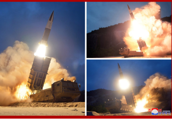 조선중앙통신이 11일 공개한 전날 미사일 시험 발사 장면. /연합뉴스
