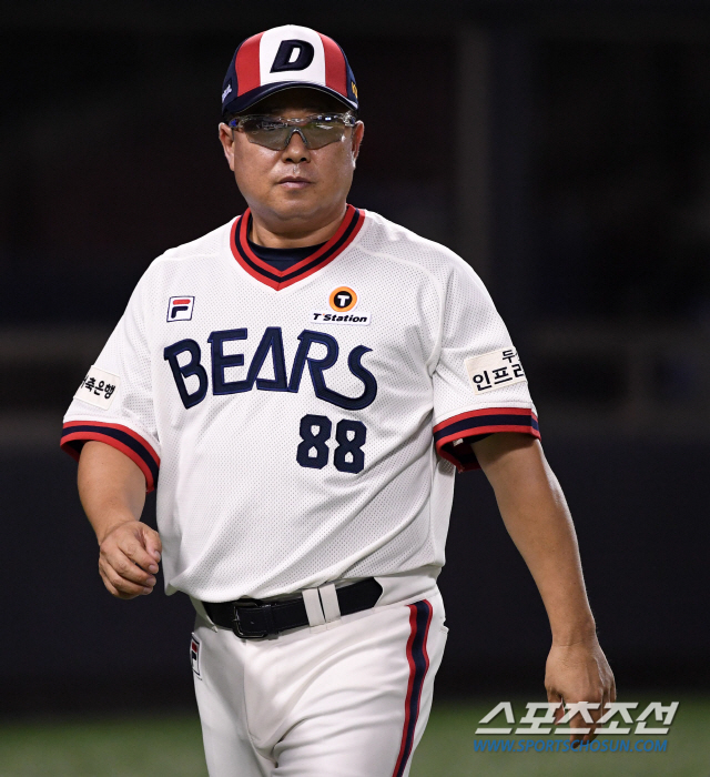 두산 베어스와 롯데 자이언츠의 2019 KBO 리그 경기가 18일 잠실구장에서 열렸다. 두산 김태형 감독. 잠실=허상욱 기자 wook@sportschosun.com/2019.08.18/