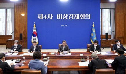 70% 가구에 100만원씩... 정부, 7.6조원 추경 편성