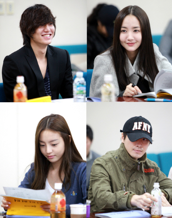이민호-박민영 '시티헌터' 커플 탄생 : 스포츠동아 '시티헌터' 이민호 박민영 구하라 '대본리딩' 스타트 - 조선닷컴 - 연예 > 연예 일반” style=”width:100%” title=”‘시티헌터’ 이민호 박민영 구하라 ‘대본리딩’ 스타트 – 조선닷컴 – 연예 > 연예 일반” loading=”lazy”><figcaption>‘시티헌터’ 이민호 박민영 구하라 ‘대본리딩’ 스타트 – 조선닷컴 – 연예 > 연예 일반</figcaption></figure>
<figure><img decoding=