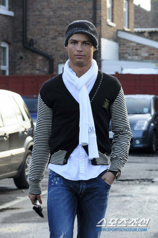 호날두 반전패션, '패션 테러리스트' 훈남 외모 죽이는 '센스 ...