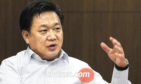 존 리 메리츠자산운용 대표는“기업 지배구조가 나쁜 회사에는 절대 투자하지 않는다”며“그 회사에 직접 가보지 않고 투자하는 일은 절대 없다”고 말했다.