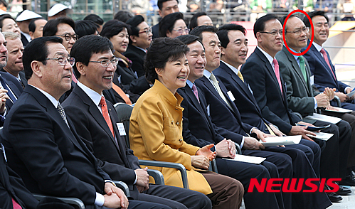 성완종, 이완구 사무소 방문 당일 충남도청 개청식에 같이 있었다 - 조선닷컴 - 정치