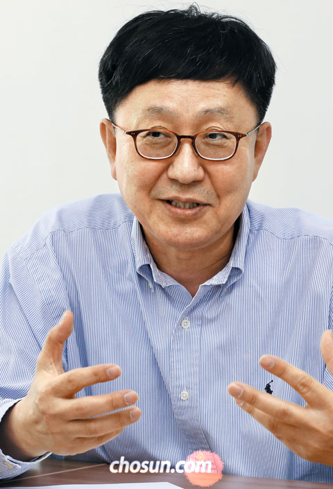 차상균 서울대 빅데이터연구원장은 “컴퓨터 성능 발전으로 곧 데이터 분석 결과를 실시간으로 활용하는 시대가 올 것”이라고 했다.