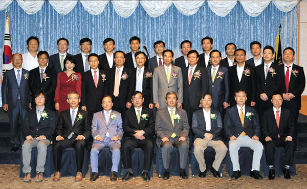 사회 리더들의 두뇌 '더 높게 더 넓게'… 다양한 인적 네트워크까지