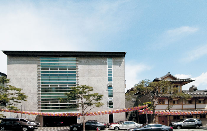 언제나 참선 정진하는 신도들이 끊이지 않는 서울
