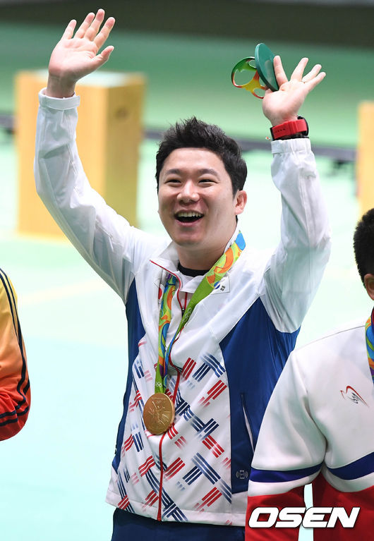 사진진종오,'금메달 목에 걸었어요' - 조선닷컴 - 스포츠 ...