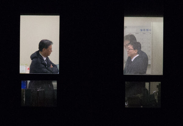 '우병우 검찰조사 사진' 특종한 조선일보 사진 기자의 취재기 - JobsN