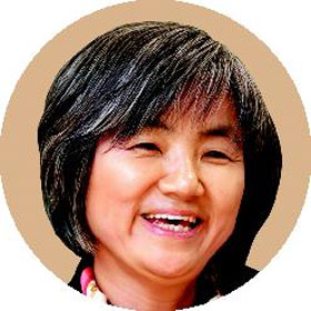최윤정(아동문학평론가·출판사 ‘바람의아이들’ 대표)