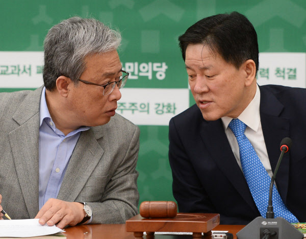 /뉴시스
국민의당 주승용(오른쪽) 원내대표.
