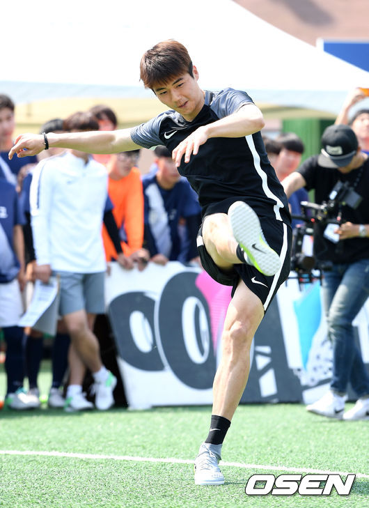 [사진]기성용,'완벽한 슛 자세' - 조선닷컴 - 스포츠 > 스포츠 일반” style=”width:100%” title=”[사진]기성용,’완벽한 슛 자세’ – 조선닷컴 – 스포츠 > 스포츠 일반”><figcaption>[사진]기성용,’완벽한 슛 자세’ – 조선닷컴 – 스포츠 > 스포츠 일반</figcaption></figure>
<figure><img decoding=