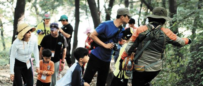 갈대숲 산책로, 갯벌 체험장 등 다양한 환경 체험 시설을 갖춘 시화호환경학교에 최근 4년간 2만여 명 학생·시민이 찾아 환경 교육 프로그램을 이수했다.