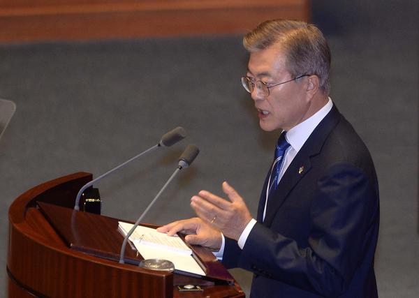 지난 6월 12일 문재인 대통령이 국회 본회의장에서 일자리 추경 예산안 관련 시정연설을 하고 있는 모습. /조선일보DB