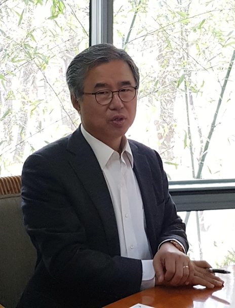 최강 아산정책연구원 부원장이 11일 본지와 인터뷰를 하고 있다. /윤희훈 기자