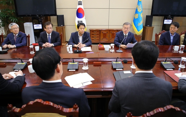 문재인 대통령이 11일 오후 청와대 여민관에서 열린 제5차 남북정상회담 준비위원회에서 발언하고 있다. /연합뉴스