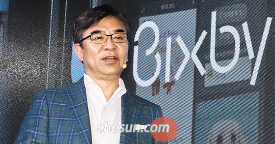 김현석 삼성전자 소비자가전(CE) 부문 사장이 17일 서울 성수동 에스팩토리에서 열린 행사에서 인공지능 인재 1000명 확보 계획을 밝히고 있다.