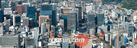 서울 남산공원에서 바라본 광화문·종로·을지로 도심.