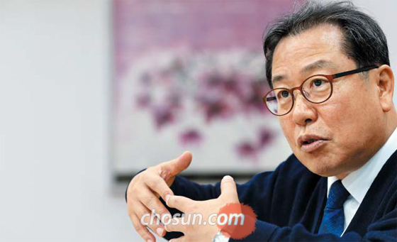 조광한 남양주 시장은 2일 자신의 집무실에서 열린 본지 인터뷰에서 “광역교통망을 확충하고 판교신도시의 벤처 밸리를 뛰어넘는 첨단 산업을 유치, 왕숙신도시를 서울 송파·강동구 수요도 흡수하는 경제·문화 중심지로 만들겠다”고 말했다.