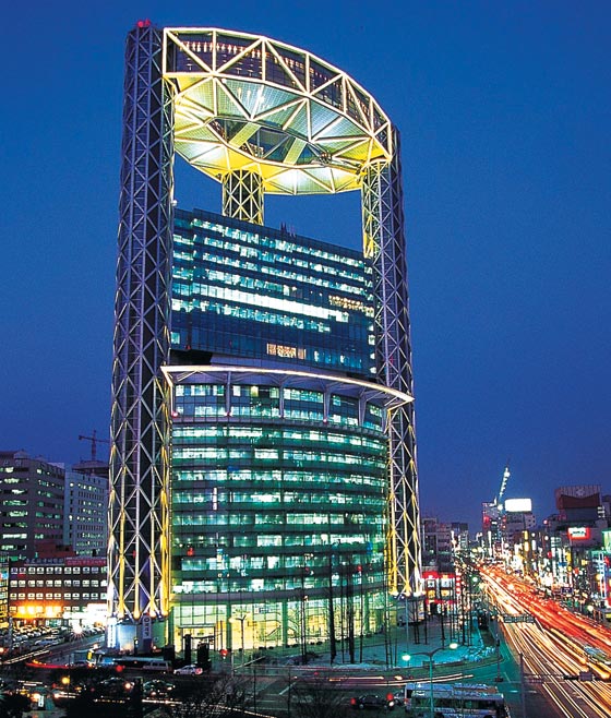 공유 오피스 위워크(wework)가 입점한 서울 종로타워.