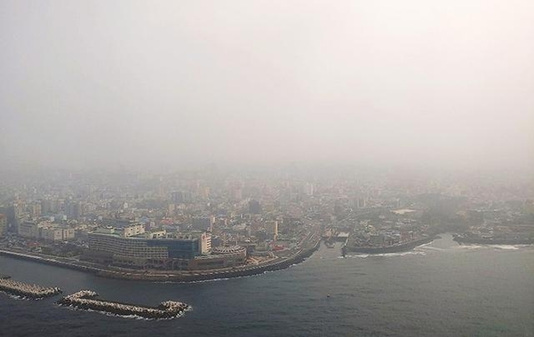 4일 오후 제주에 미세먼지 농도가 짙어 한라산이 보이지 않는다. /연합뉴스
