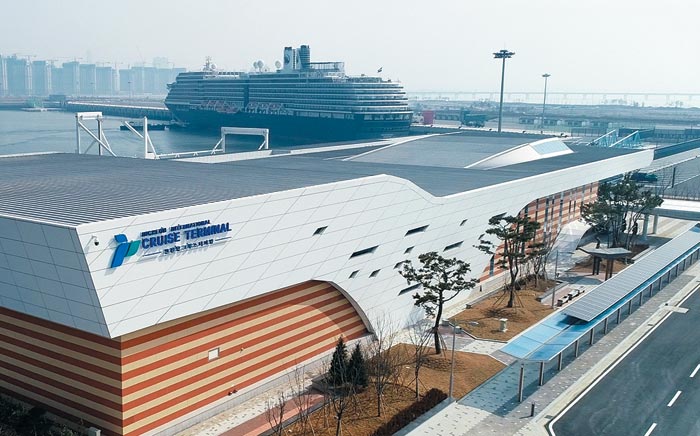 크루즈 여행, 인천에서 시작해요 - 조선닷컴 - 전국 > 수도권” style=”width:100%” title=”크루즈 여행, 인천에서 시작해요 – 조선닷컴 – 전국 > 수도권”><figcaption>크루즈 여행, 인천에서 시작해요 – 조선닷컴 – 전국 > 수도권</figcaption></figure>
</div>
<p>이 기사에 대한 링크: <strong><a href=