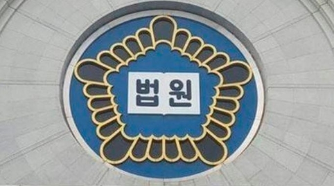 자신의 아들을 떨어뜨려 사망하게 한 30대 여성이 1심에서 금고형을 선고받으면서 피해자 아버지가 항소 관련 진정서를 제출했다. /조선DB