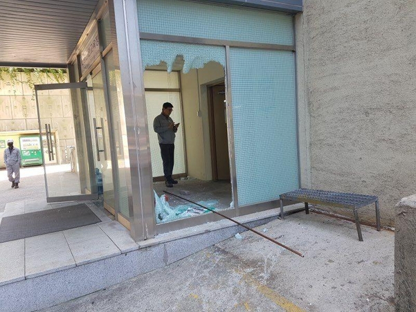 지난 12일 현대중공업 울산 본사 해양사업부 본관 건물이 노조의 불법행위로 파손됐다. / 현대중공업 제공