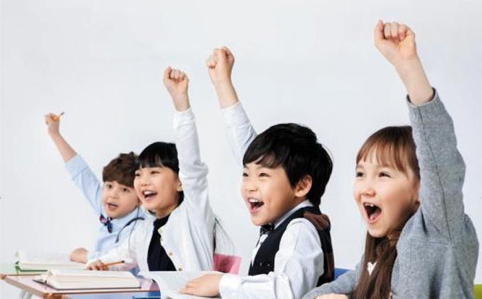 여름방학을 앞두고 자녀의 국어 실력을 높여주는 독서 활용법에 관심을 두는 부모들이 많아졌다.