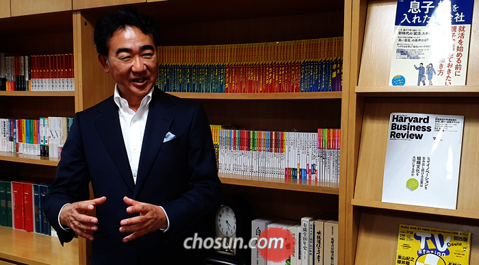 도쿄 출판사에서 만난 이케이도 준은 “이 소설을 쓸 때 끝까지 읽게 만드는 것이 첫 번째 목표였다”면서 “책을 덮고 난 독자가 ‘아, 재밌었다’고 말하면 충분하다”고 했다.