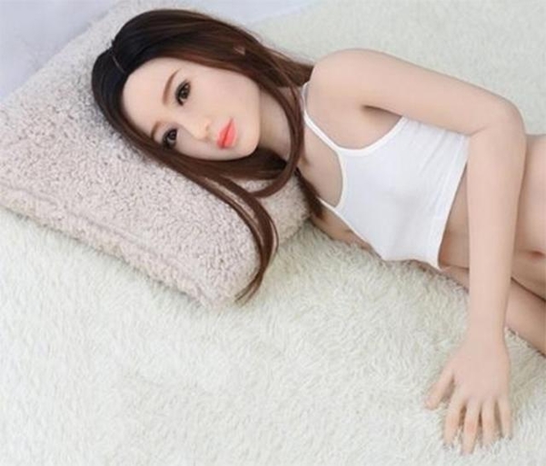 온라인 성인용품 판매업체에서 거래되는 리얼돌. /온라인 성인용품 판매업체 홈페이지 캡처